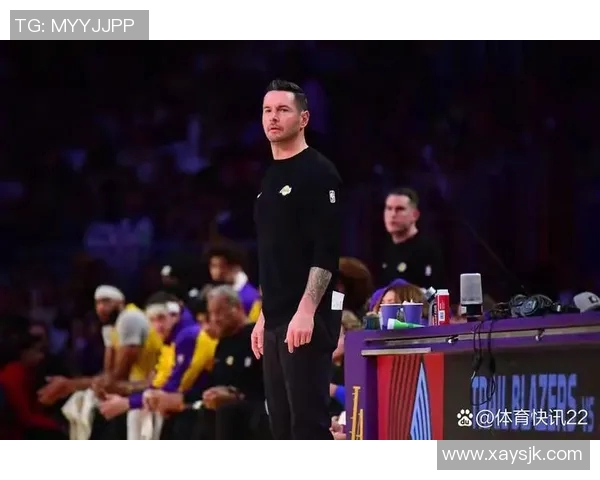 快船主帅谈足球明星表现引发热议分析球场与篮球场的异同